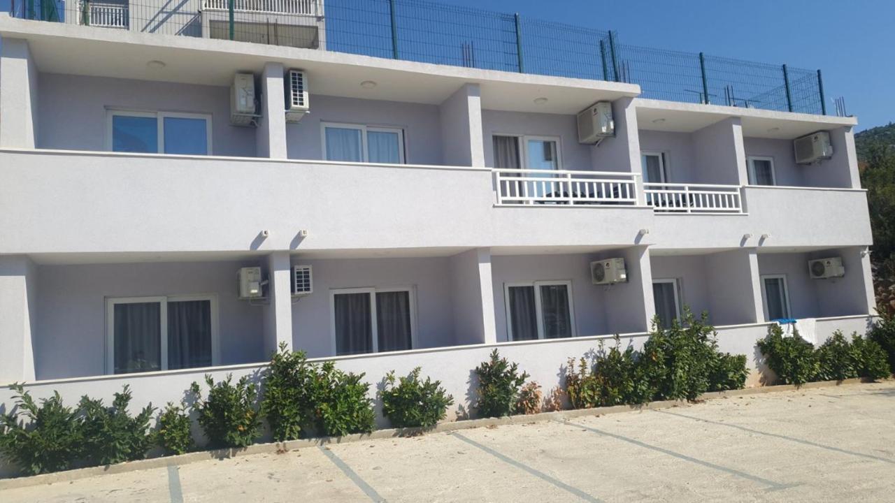 Apartments Capeta เนอุม ภายนอก รูปภาพ